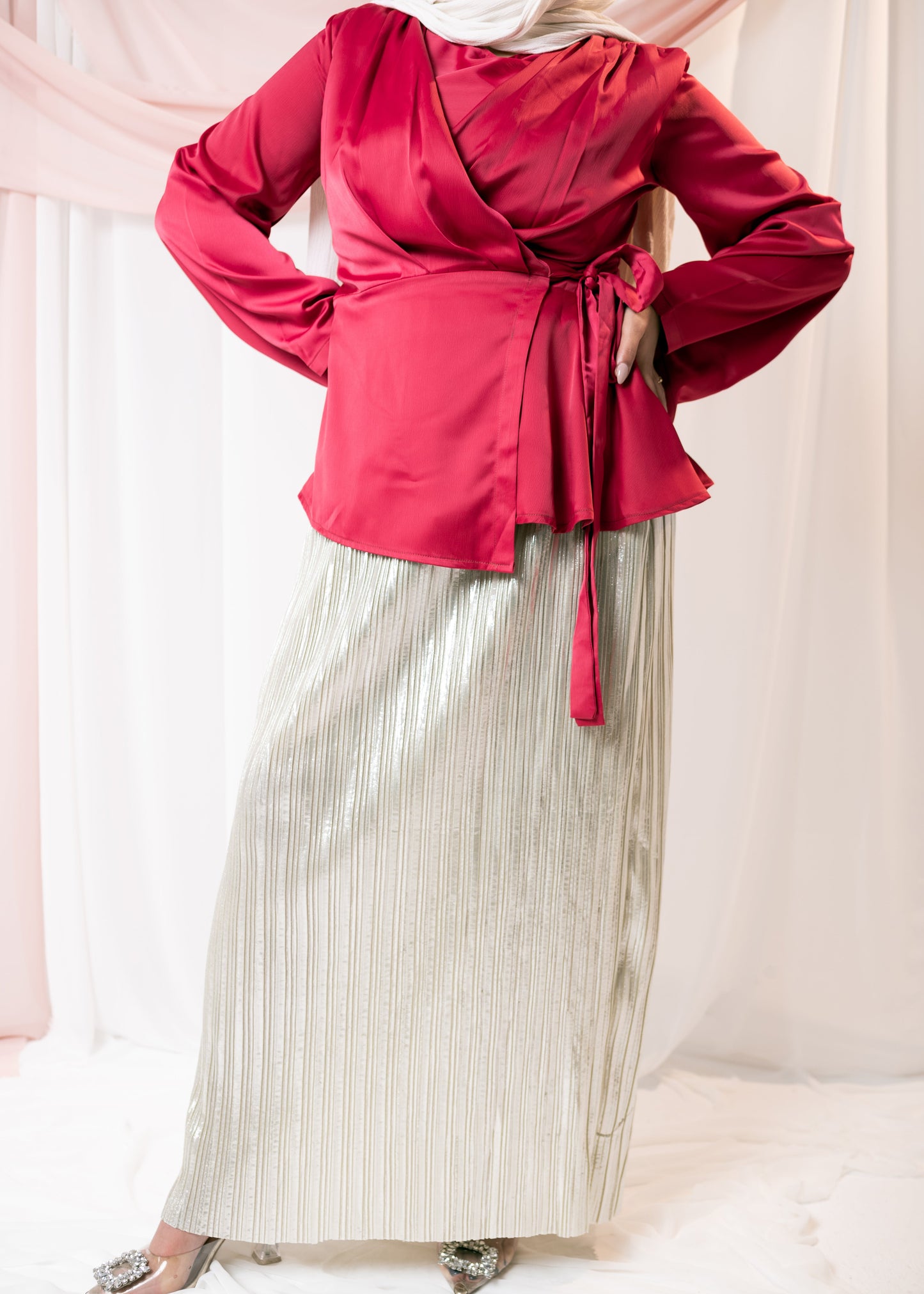 THURAYA Blouse in Cherry Red