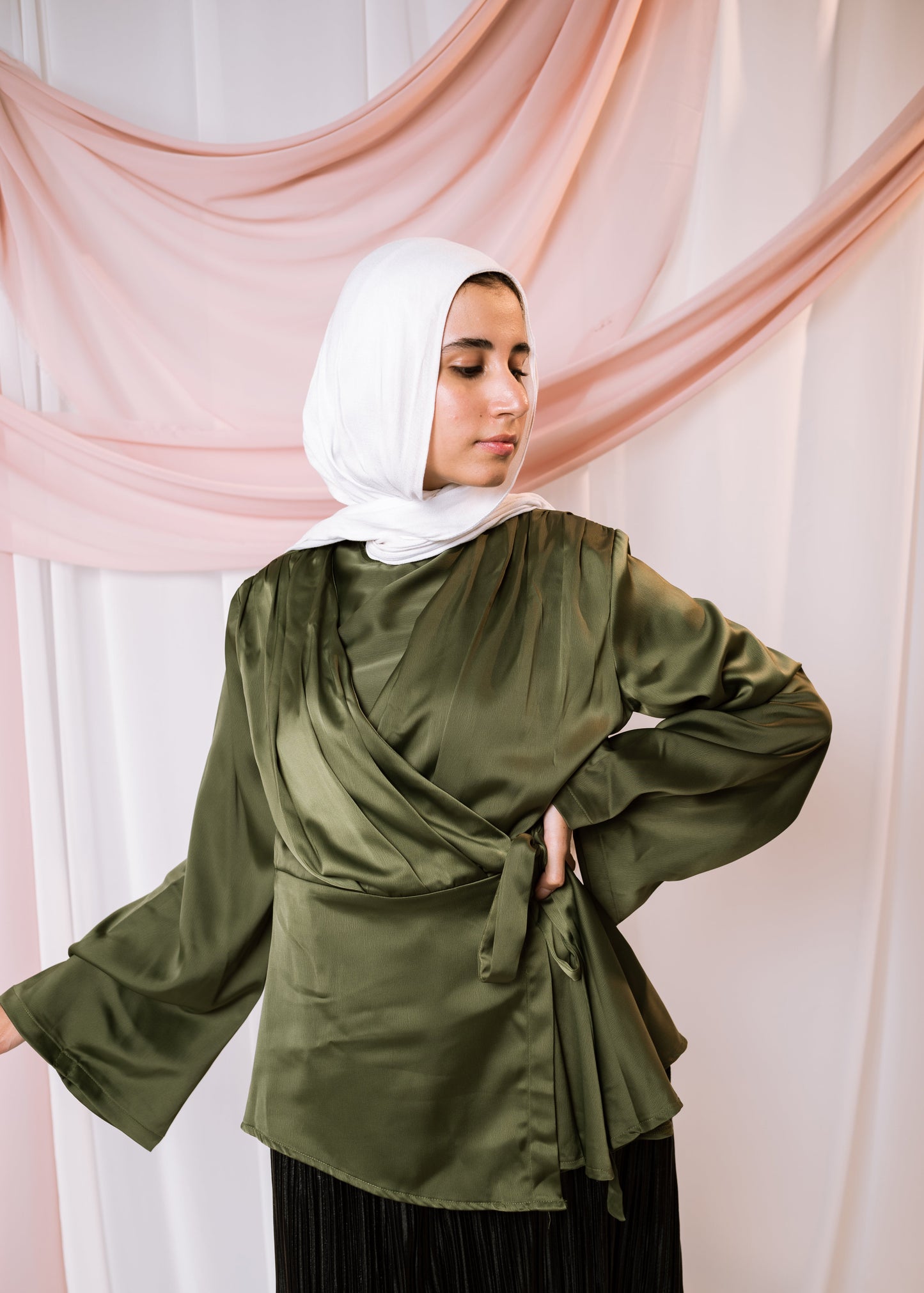THURAYA Blouse in Olive Glow